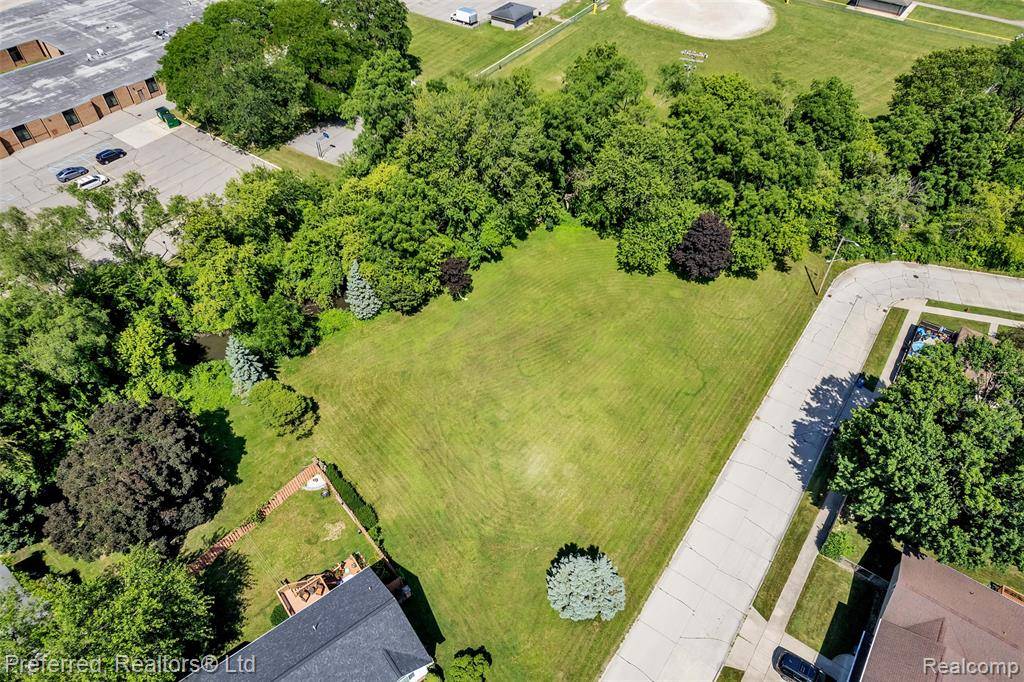 000 HANOVER Street, Dearborn Heights, MI 48125 2005