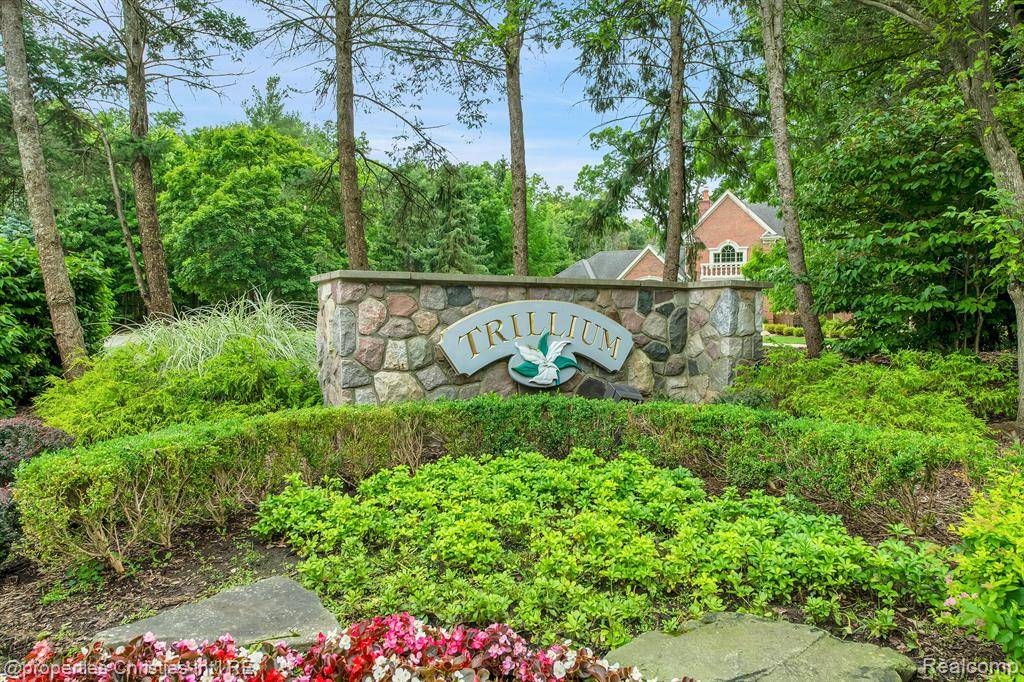 Farmington Hills, MI 48331 3528,34750 Huntington Court