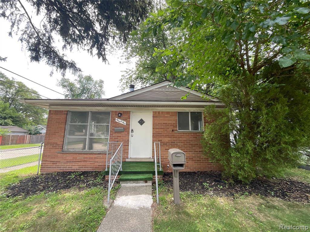 305 W HUDSON Avenue, Madison Heights, MI 48071 3945