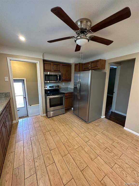 Clarkston, MI 48346 3716,5026 FRANKWILL Avenue