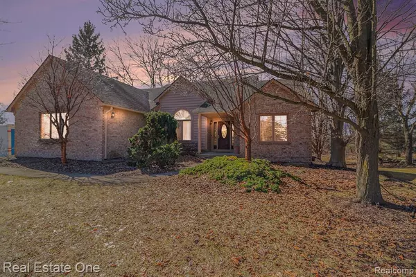 Milford, MI 48381 3172,2434 Bridle Trail