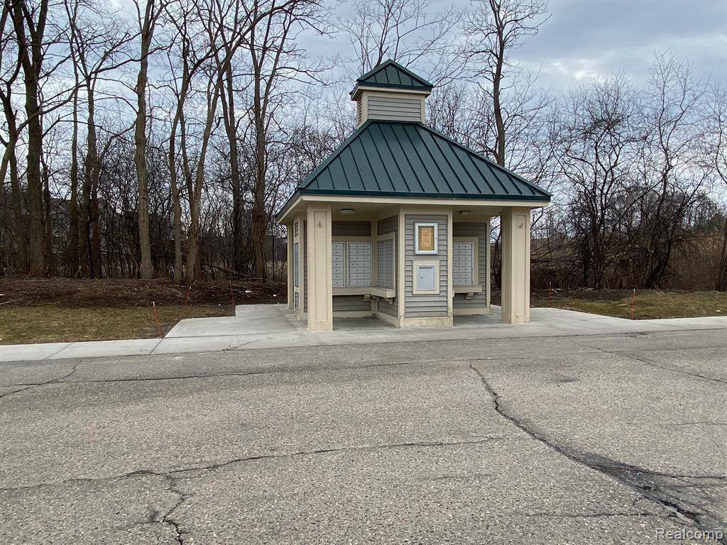 Grand Blanc, MI 48439 2640,14306 PINEHURST Lane