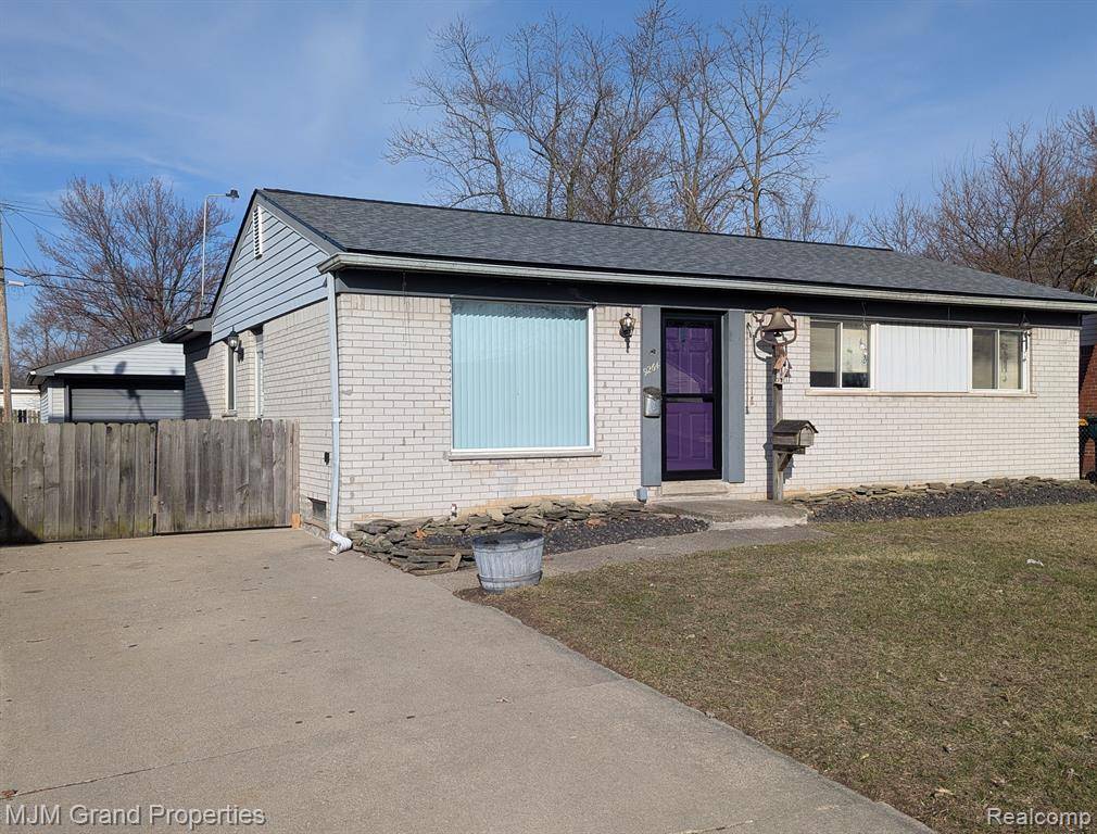 9264 CHAMBERLAIN Street, Romulus, MI 48174 1576