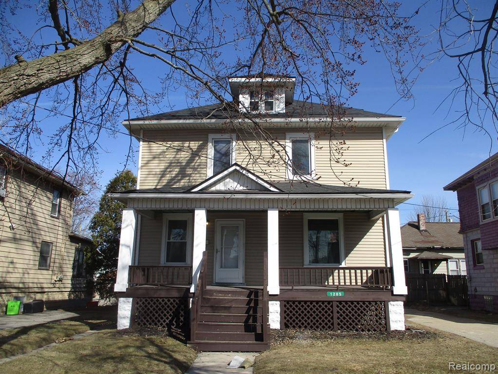 Port Huron, MI 48060 3116,1205 LYON Street