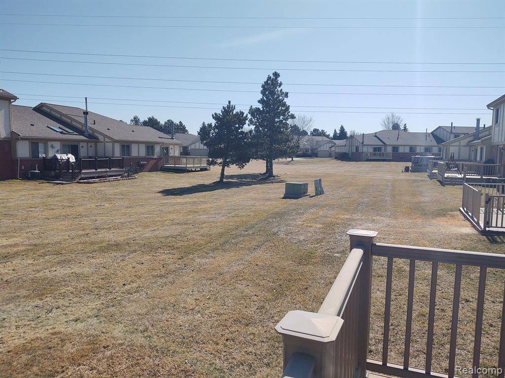 Clinton Township, MI 48038 5243,42266 Brookview Lane