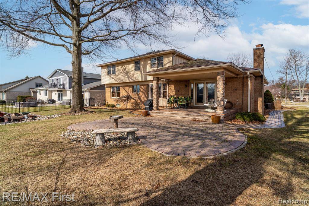 Chesterfield, MI 48047 2343,49654 REGATTA Drive