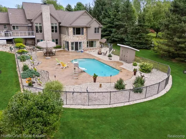 South Lyon, MI 48178 9008,9123 SALEM FARMS Drive