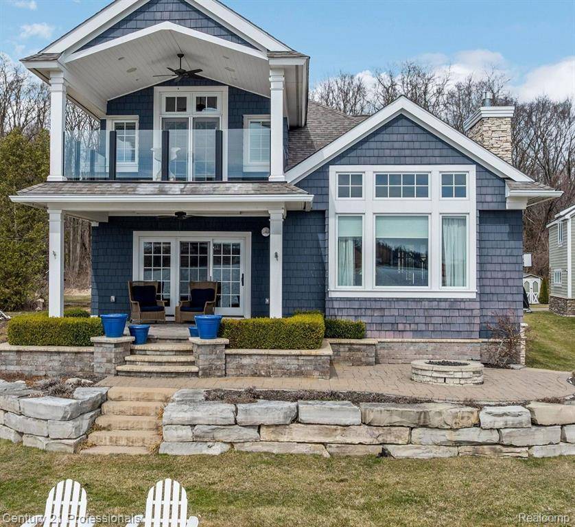 10667 CASTLEWOOD Drive, White Lake, MI 48386 3724