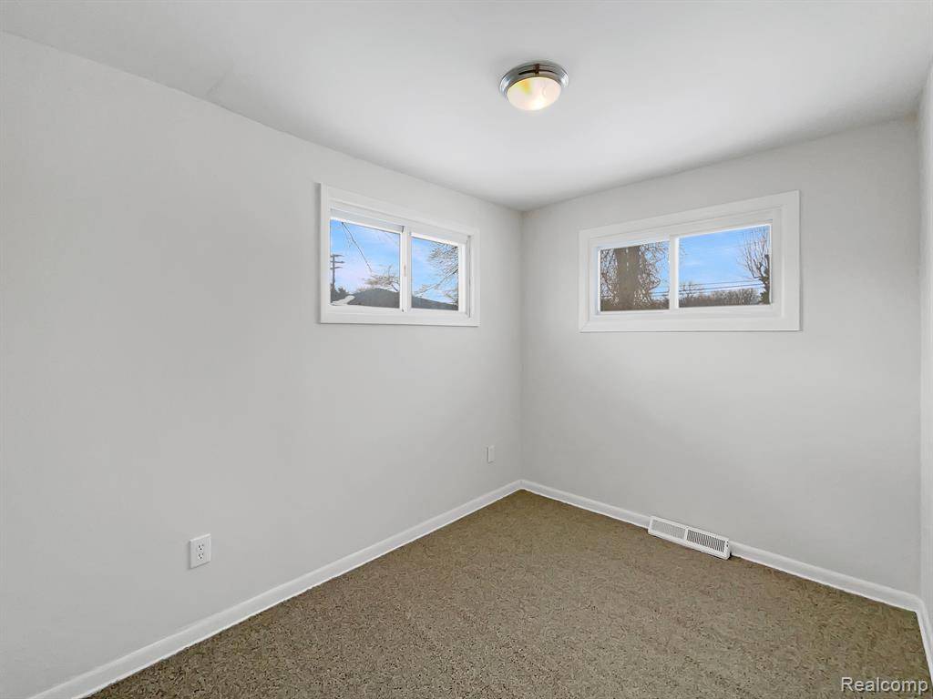 Romulus, MI 48174 3825,11340 DELANO Street