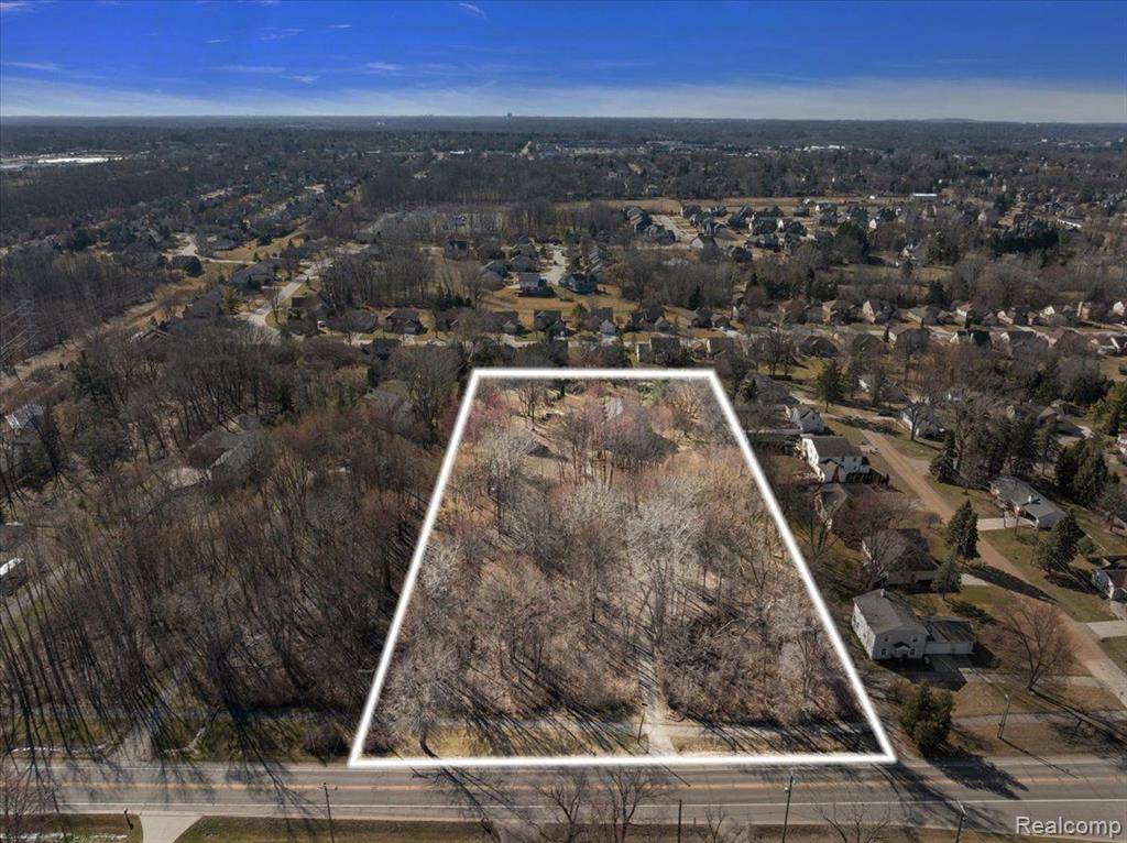 Rochester Hills, MI 48307 3211,1270 John R Road