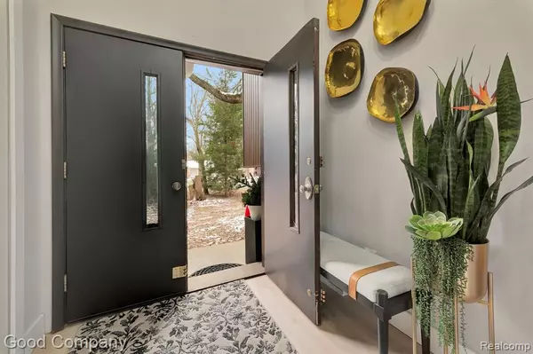 Southfield, MI 48075 3940,19594 MAHON Street