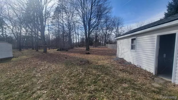Imlay City, MI 48444 1050,135 HANDLEY Street