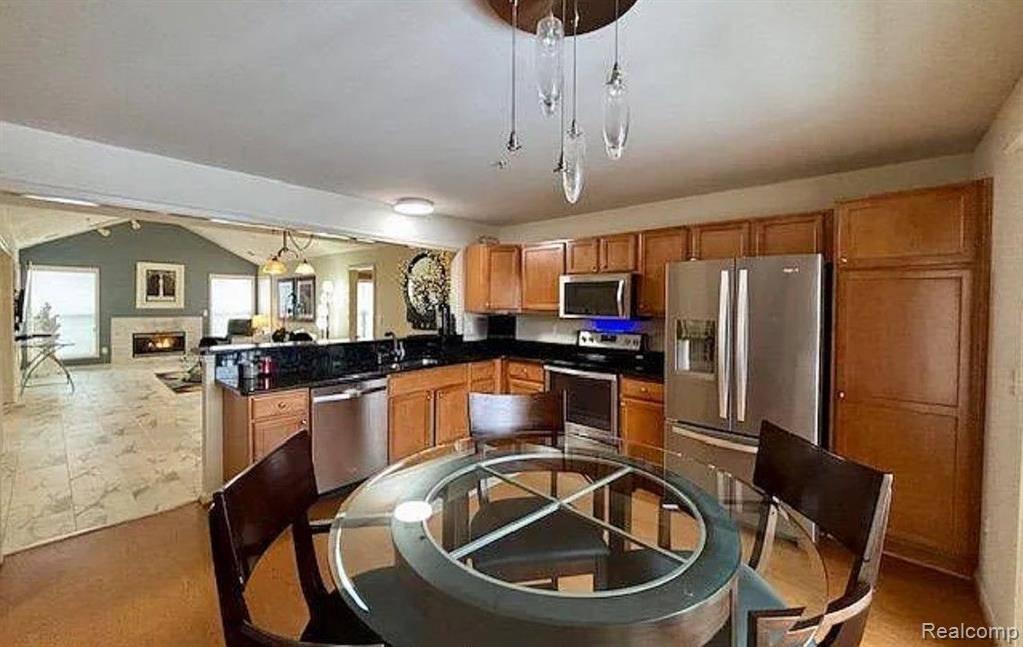 Novi, MI 48377 2637,28560 CARLTON WAY Drive