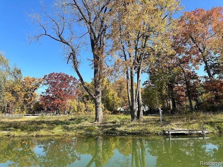 4120 NAVARRA Street, White Lake, MI 48383 1573