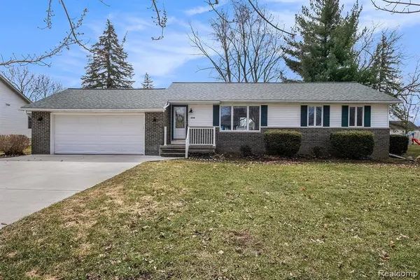 6040 E HILL Road,  Grand Blanc,  MI 48439 9102