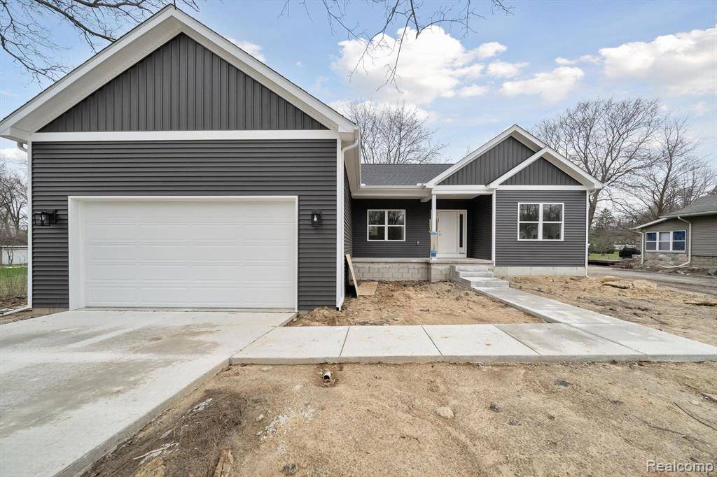 675 Crescent Lake Road, Waterford, MI 48327 2539
