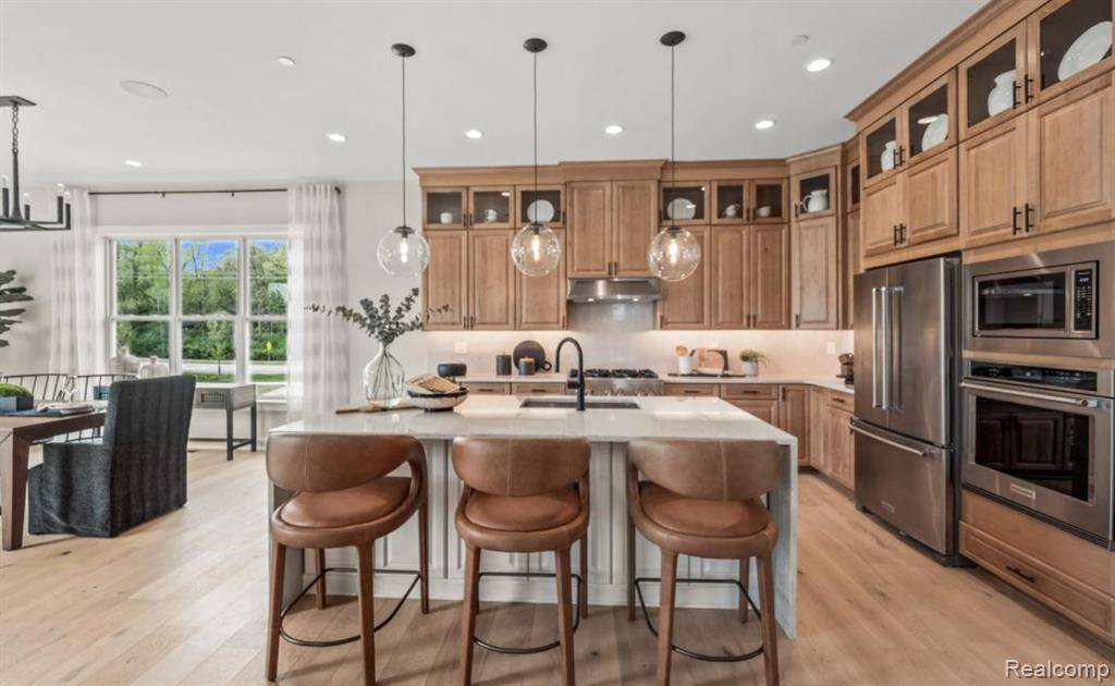 Saline, MI 48176,762 Sutton Court