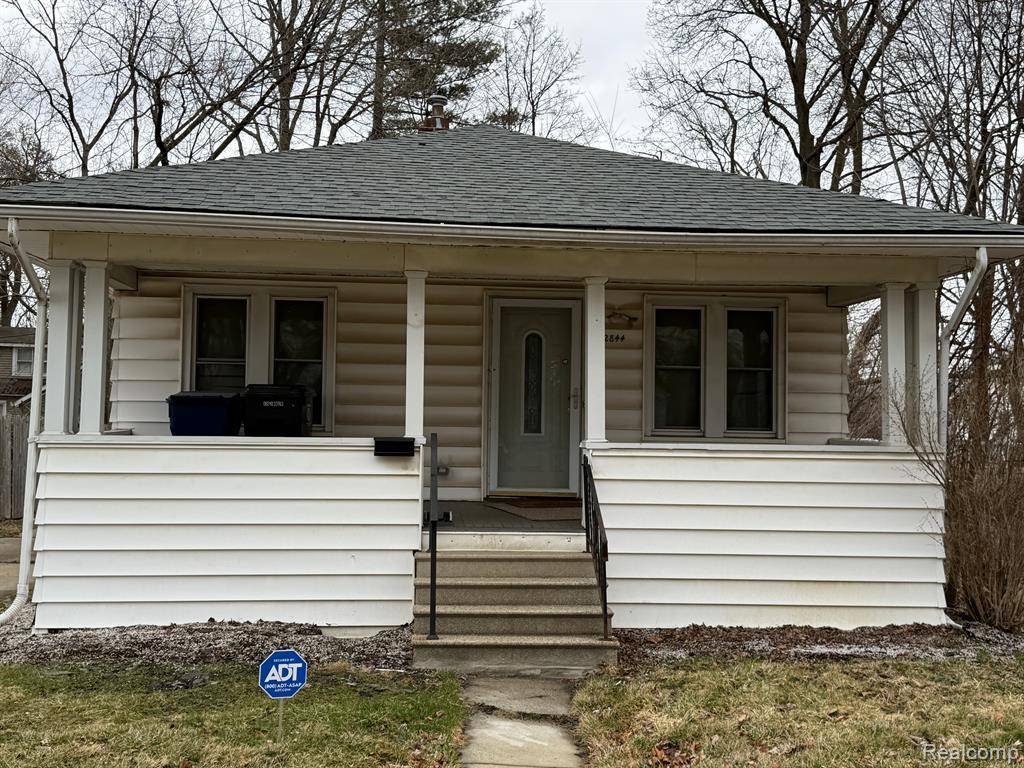 2844 MACKIN Road, Flint, MI 48504 7521