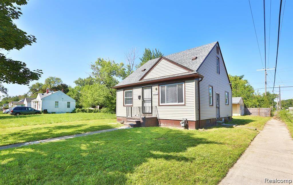 Detroit, MI 48228 1665,9277 VAUGHAN Street