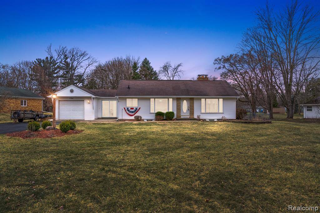 Auburn Hills, MI 48326 3826,724 NICHOLS Road