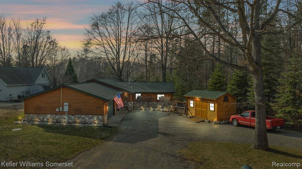 104 HAZELWOOD Drive, Prudenville, MI 48651 9579