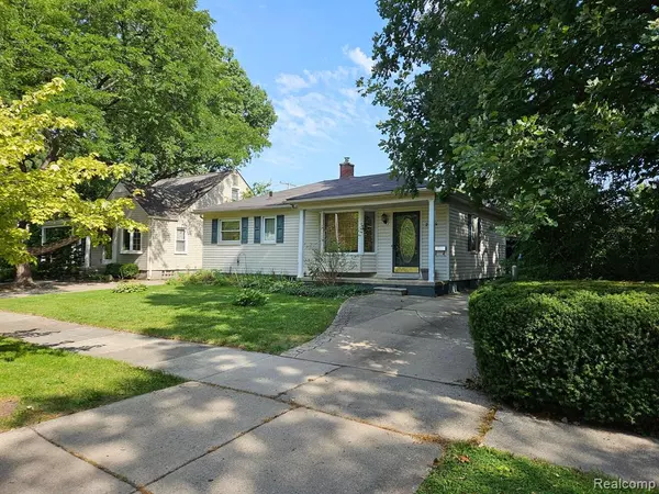 2204 Roslyn Road, Grosse Pointe Woods, MI 48236 1073
