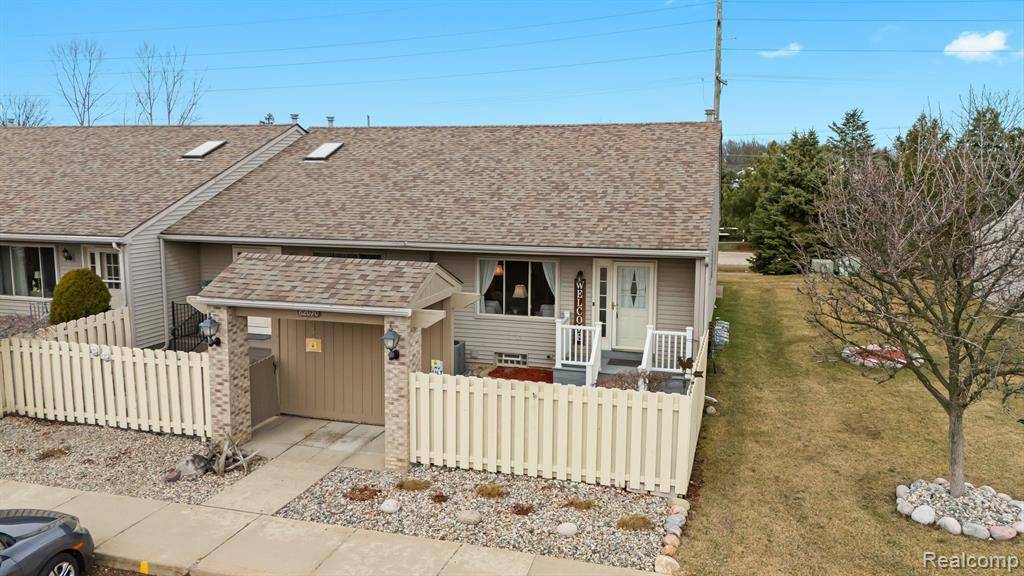 62070 Arlington Circle, South Lyon, MI 48178