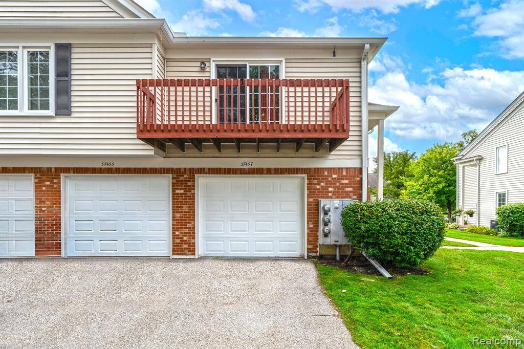 37457 STONEGATE Circle, Clinton Township, MI 48036 2966