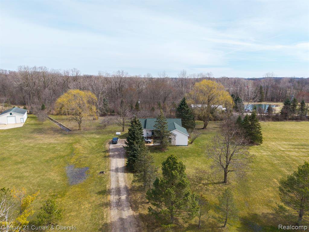 Howell, MI 48855 6761,4220 HAPPY HOLLOW Lane