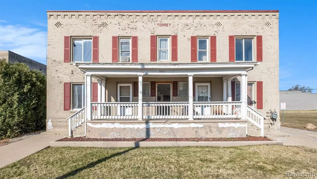 1001 N SAGINAW Street, Flint, MI 48503 1765