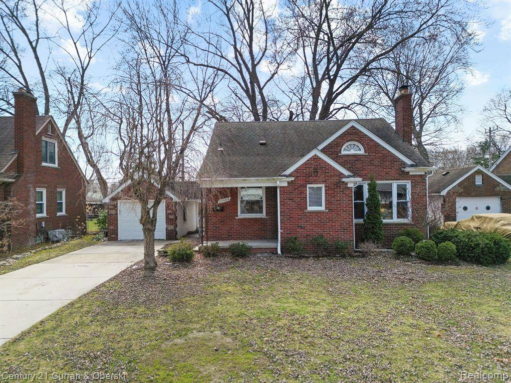 20488 FLEETWOOD Drive, Harper Woods, MI 48225 1624