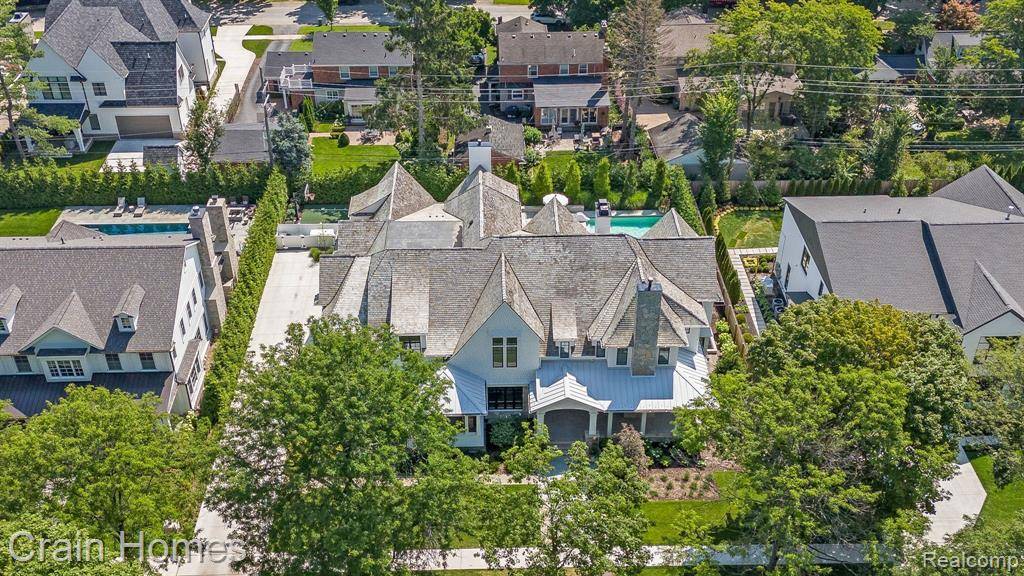 Birmingham, MI 48009 4839,1264 WILLOW Lane