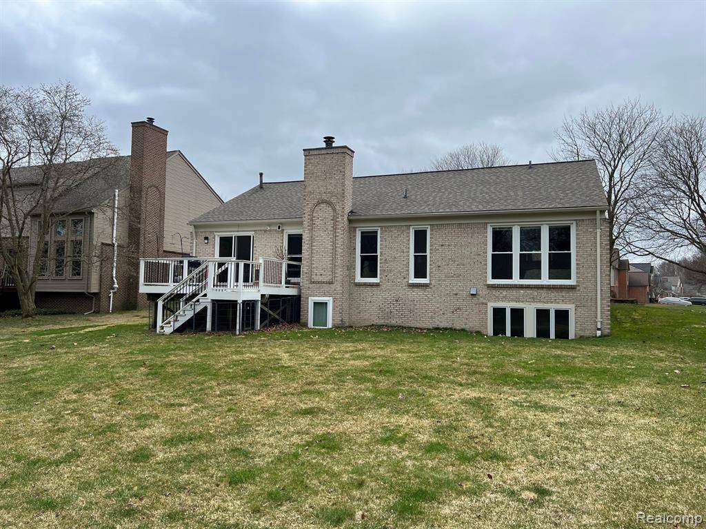 Lake Orion, MI 48360 2702,2681 AUBREY Drive