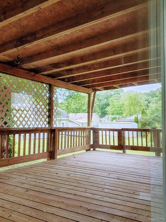 Howell, MI 48843 9114,5791 MAUNEE Drive