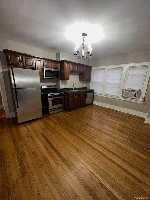 241 GIRARD Avenue, Royal Oak, MI 48073 3464