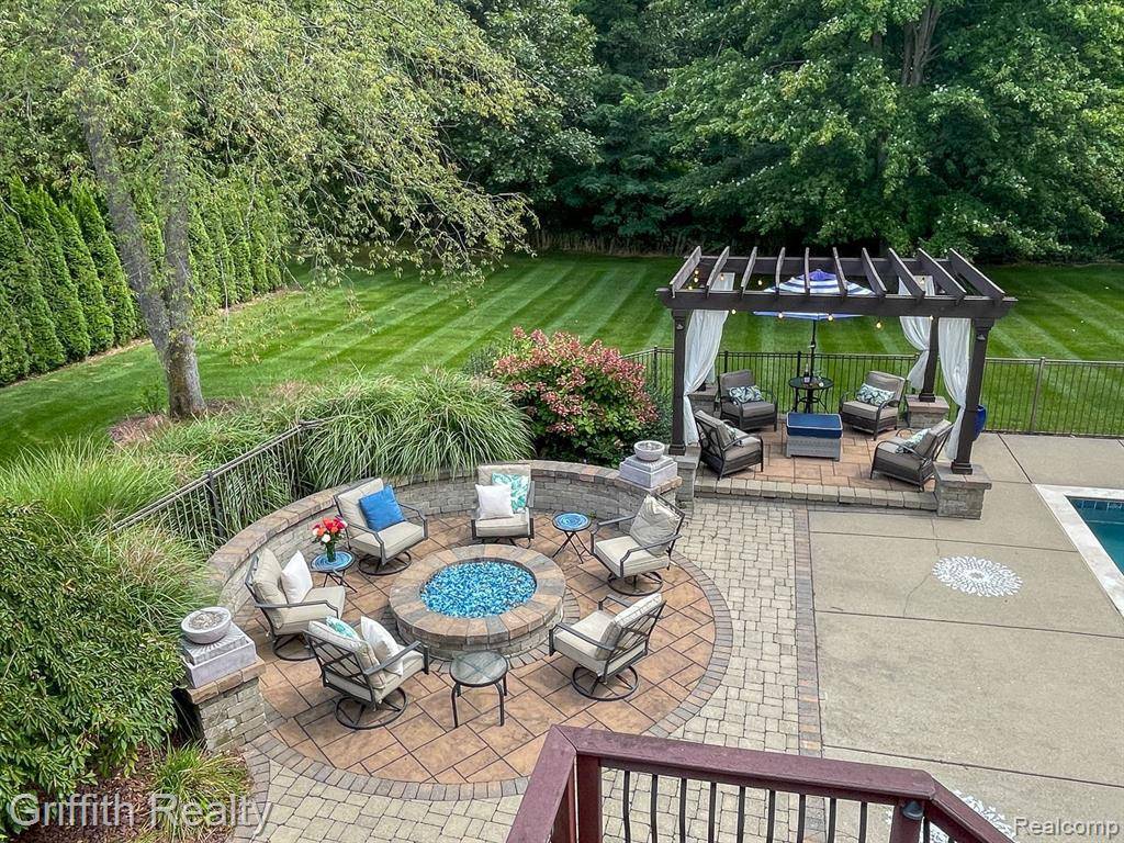 Brighton, MI 48116 4715,4863 ALJOANN Road