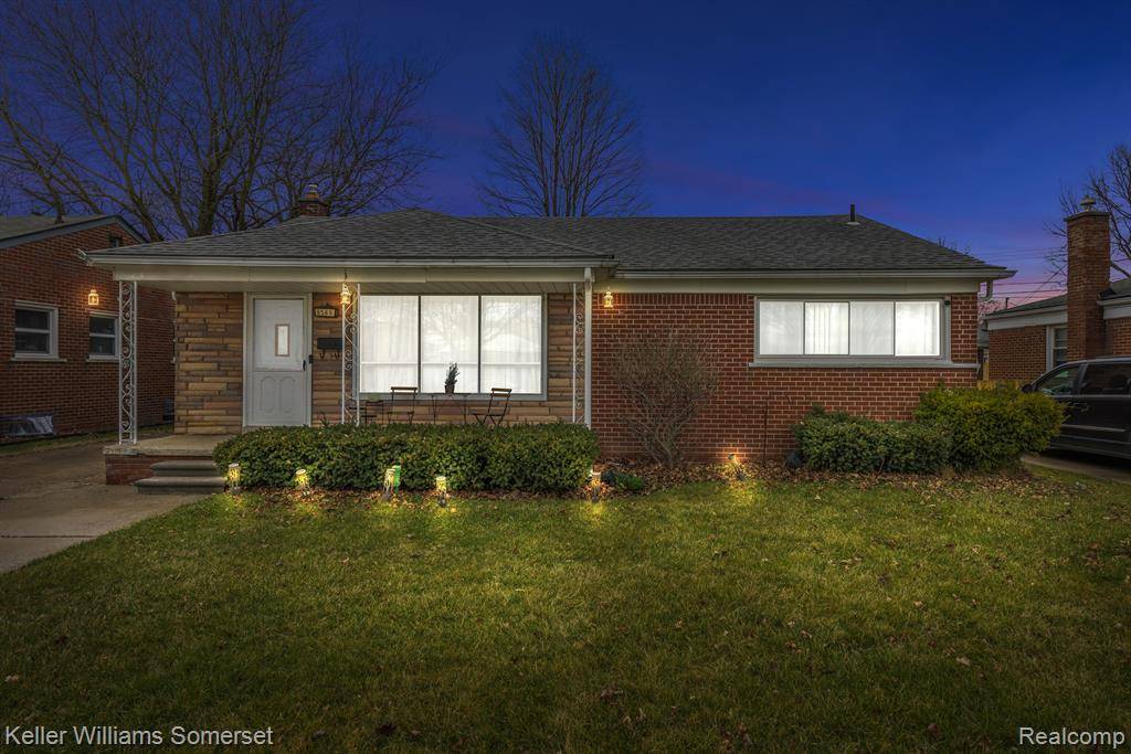 6569 HAWTHORNE Street, Garden City, MI 48135 2096