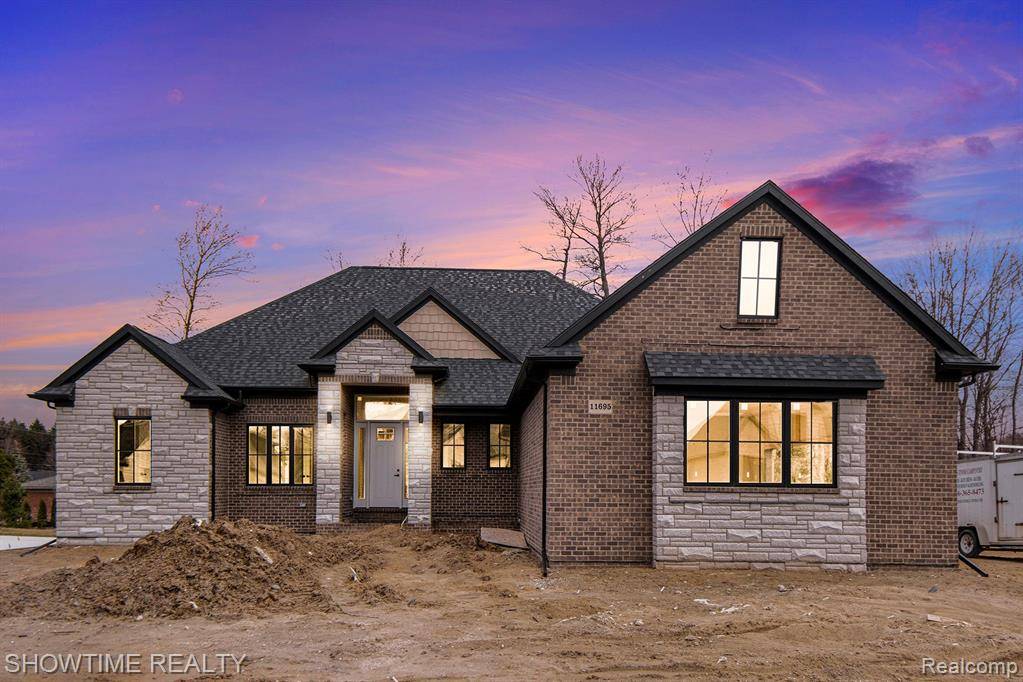 11695 ENCORE Drive, Utica, MI 48315 2330