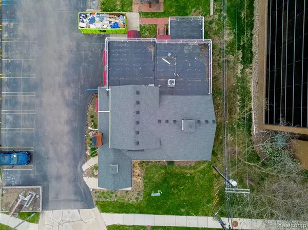 Southfield, MI 48034,29229 NORTHWESTERN Highway