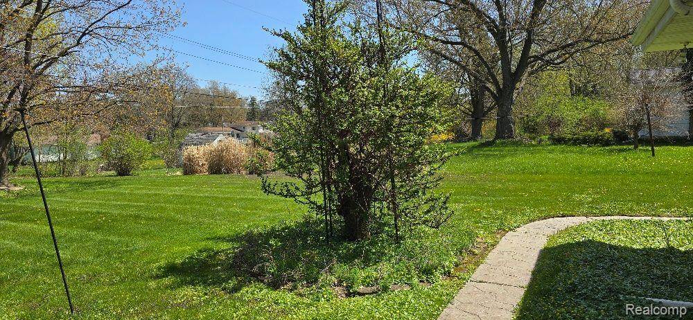 Flint, MI 48532 2601,1380 Autumn Drive