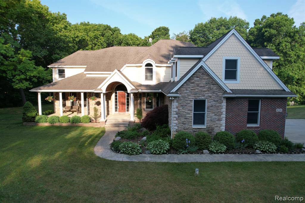 1091 N KELLOGG Road, Howell, MI 48843 8042
