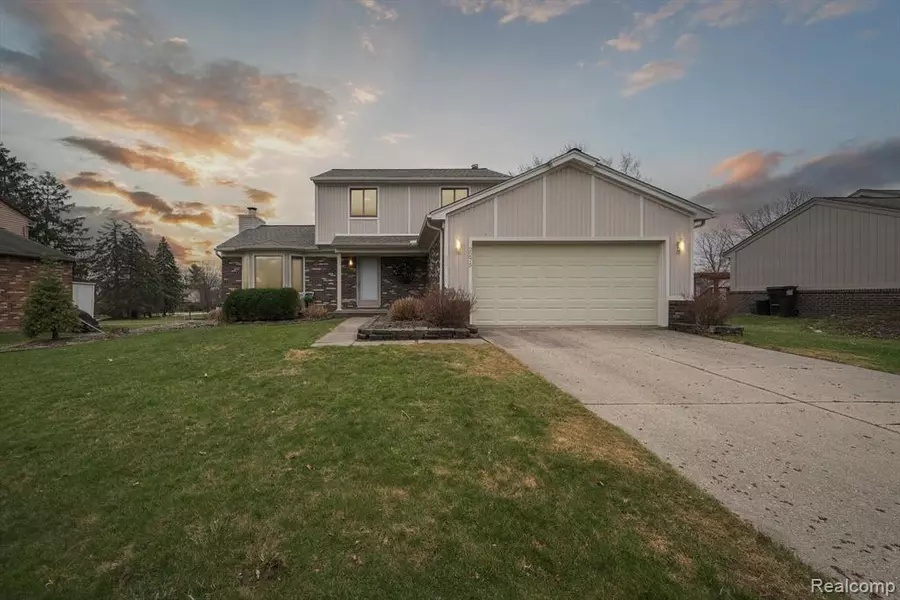 2275 HIGHSPLINT Drive, Rochester Hills, MI 48307 3720