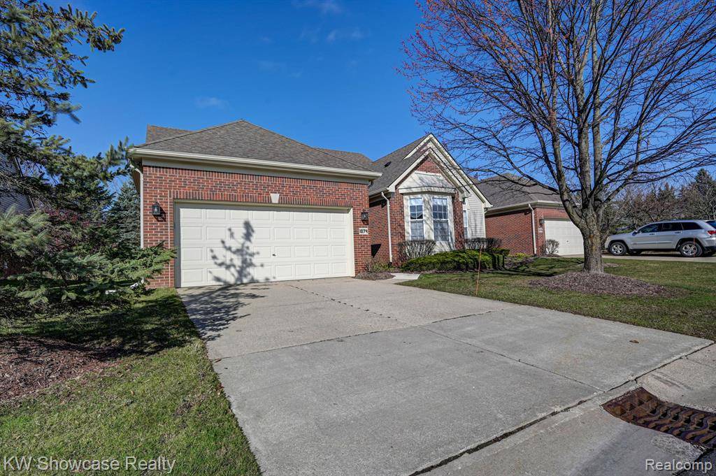 Commerce Twp, MI 48390 2223,1074 ANDOVER Circle