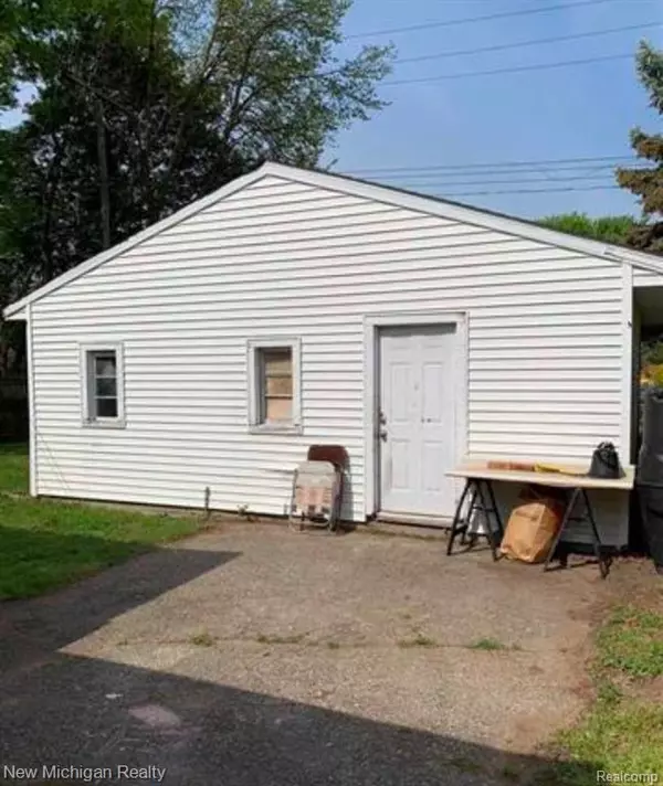Warren, MI 48089 5762,23817 WILLARD Avenue