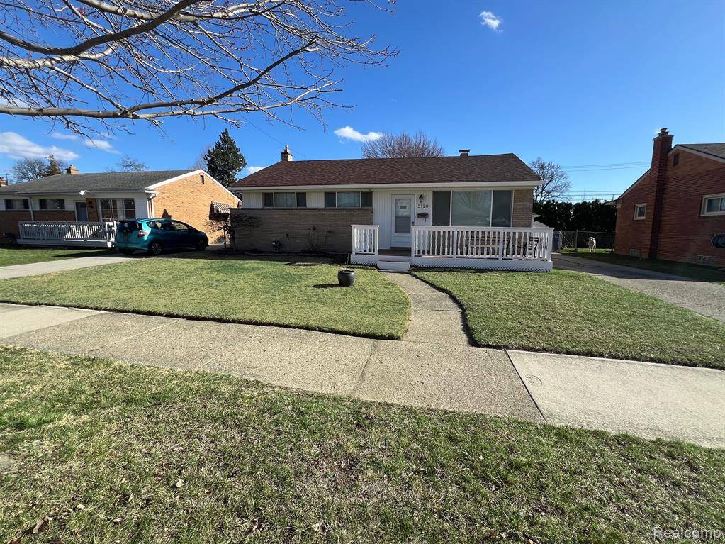 Warren, MI 48092 1790,5120 CANTERBURY Lane