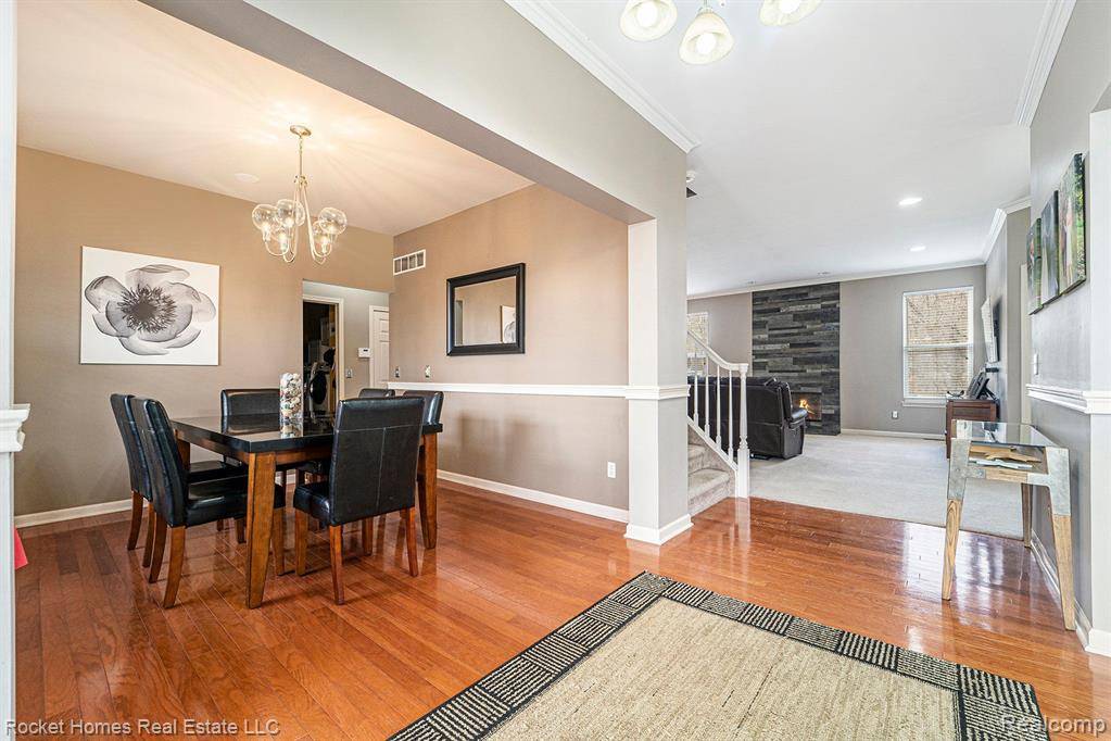 Rochester Hills, MI 48307 5065,3598 EVERETT Drive