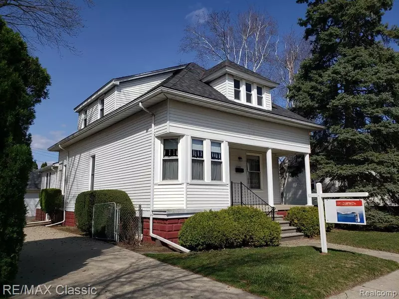 7299 GRONOW, Center Line, MI 48015 1805