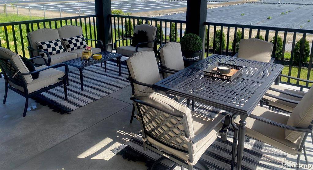Macomb, MI 48044 3896,22040 CHAUCER COURT