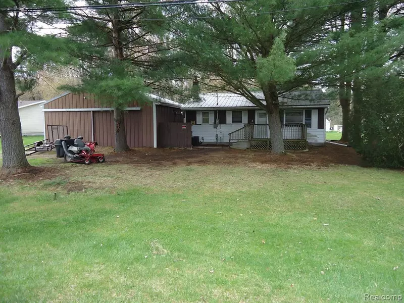 3046 JOHANN Drive, Saginaw, MI 48609 9133