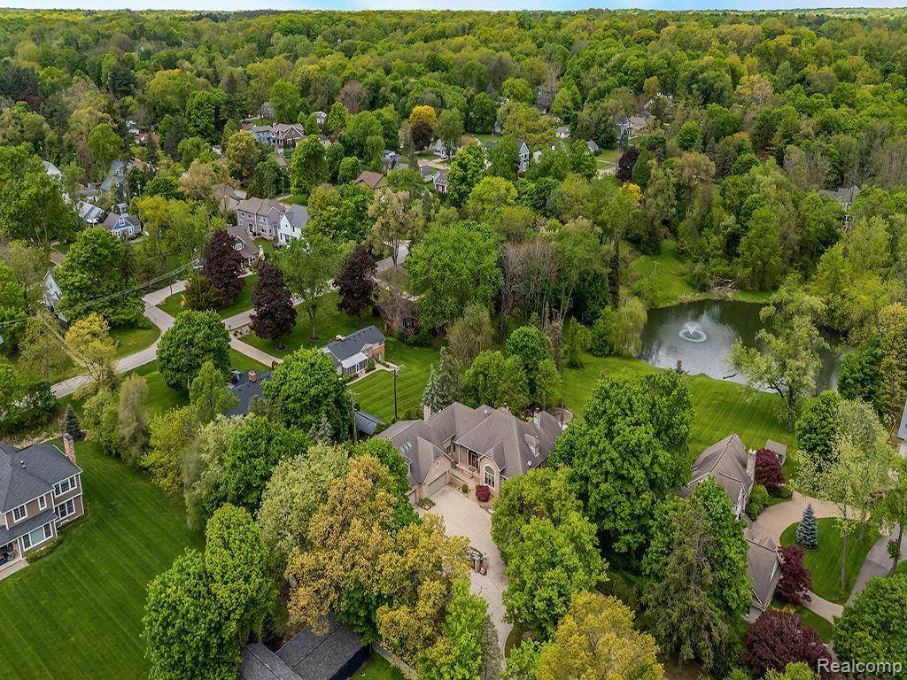 Northville, MI 48167 1325,901 SPRING Drive